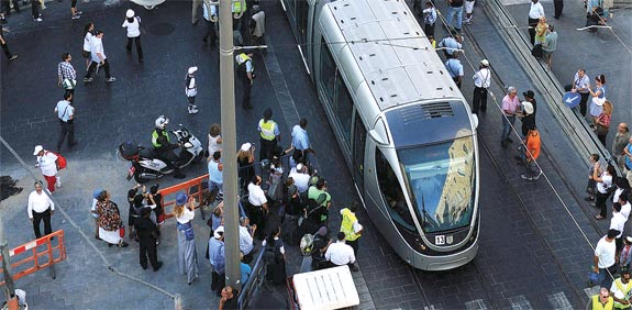 רכבת קלה / צלם: משה מילנר לעמ